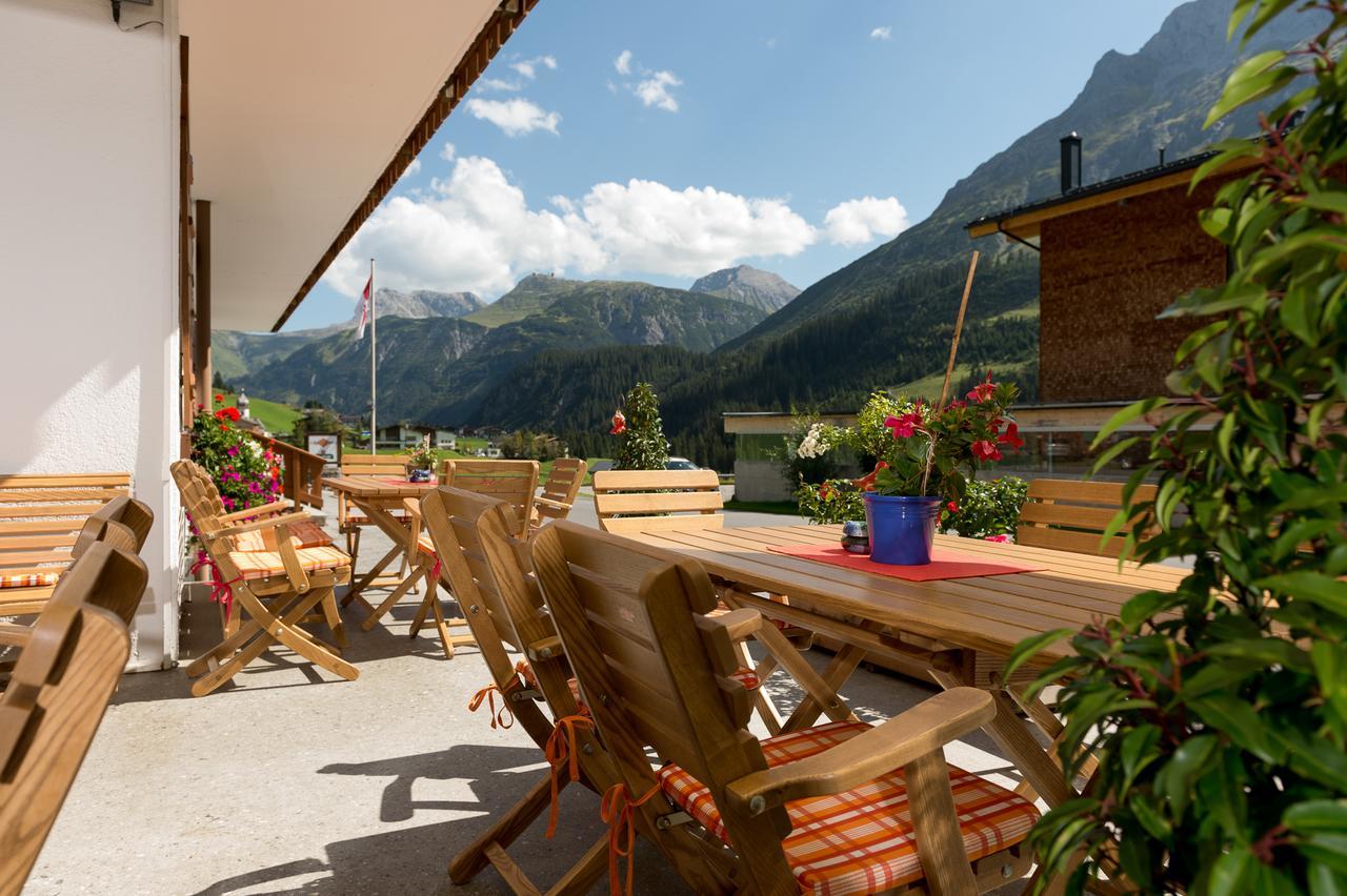 Gasthaus & Pension Alphorn Lech Buitenkant foto