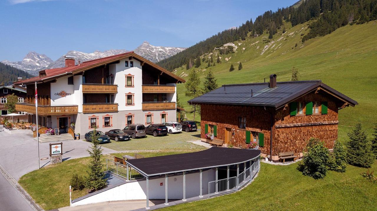 Gasthaus & Pension Alphorn Lech Buitenkant foto